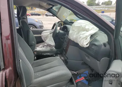 2004 Chrysler Town-Count z USA, uszkodzony, nr VIN 2C4GP44R74R507807